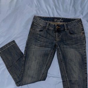 Guess skinny jeans capris size 27. NWOT. 🟦bundle and save